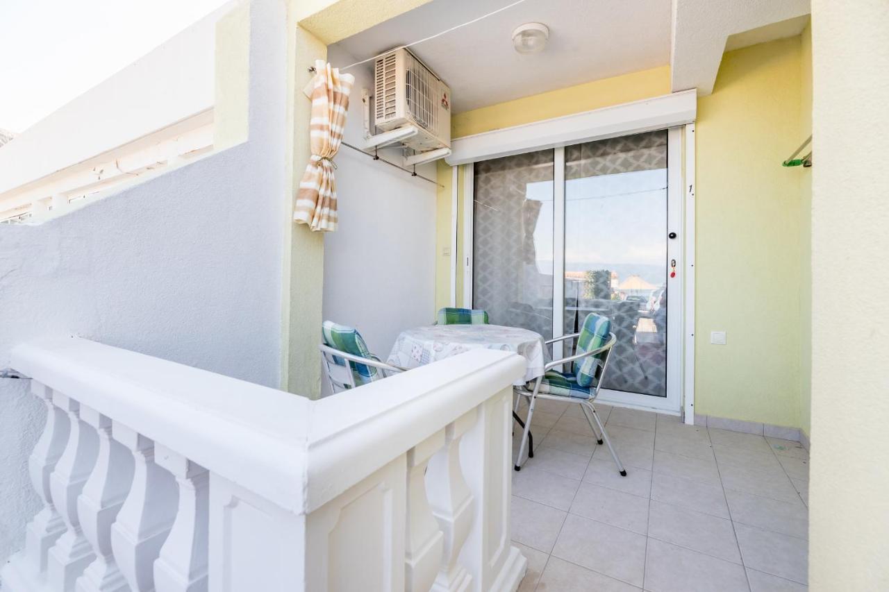 Apartment Beach Holiday Baska *