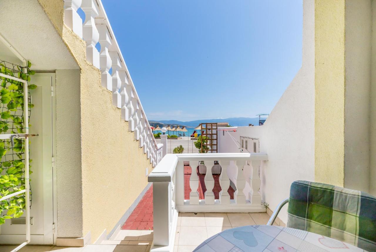 Apartment Beach Holiday Baska